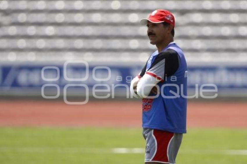 FUTBOL . ENTRENAMIENTO LOBOS