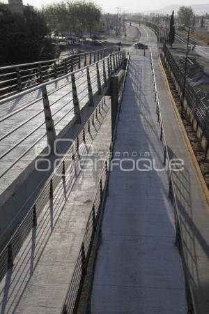 PUENTE PEATONAL SOBRE METROBÚS