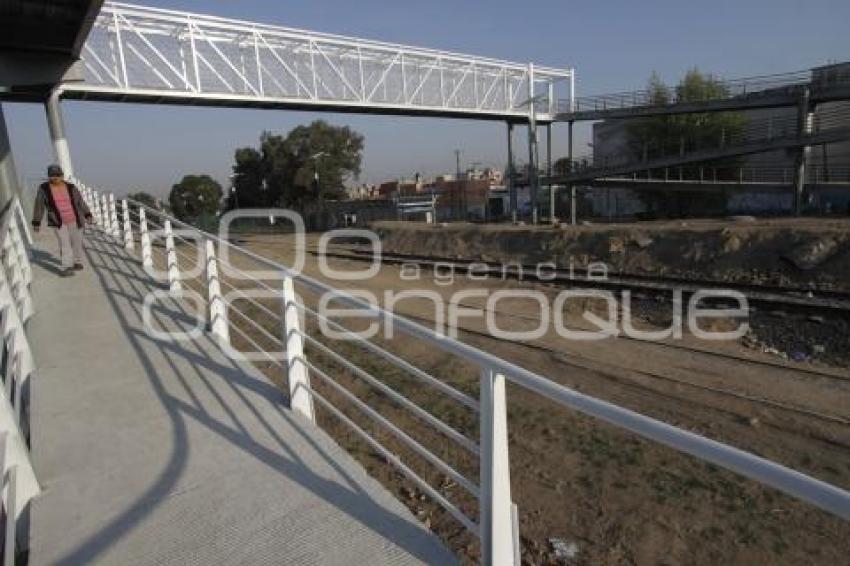 PUENTE PEATONAL SOBRE METROBÚS