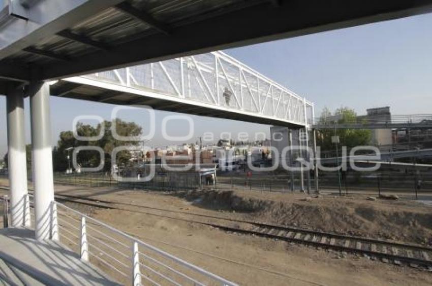 PUENTE PEATONAL SOBRE METROBÚS