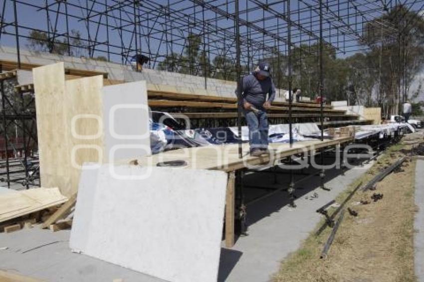 INICIA COLOCACIÓN DEL TEMPLETE PARA DESFILE