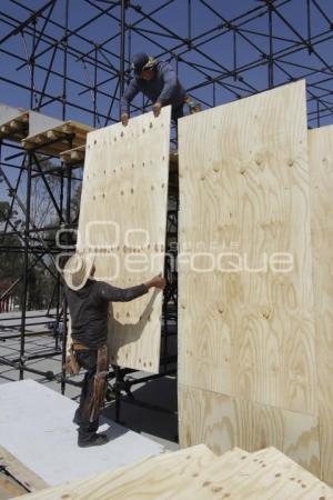 INICIA COLOCACIÓN DEL TEMPLETE PARA DESFILE