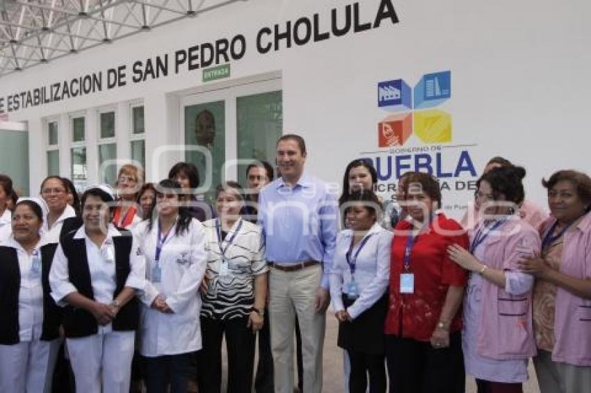 INAUGURA GOBERNADOR UNIDAD DE ESTABILIZACIÓN EN HOSPITAL