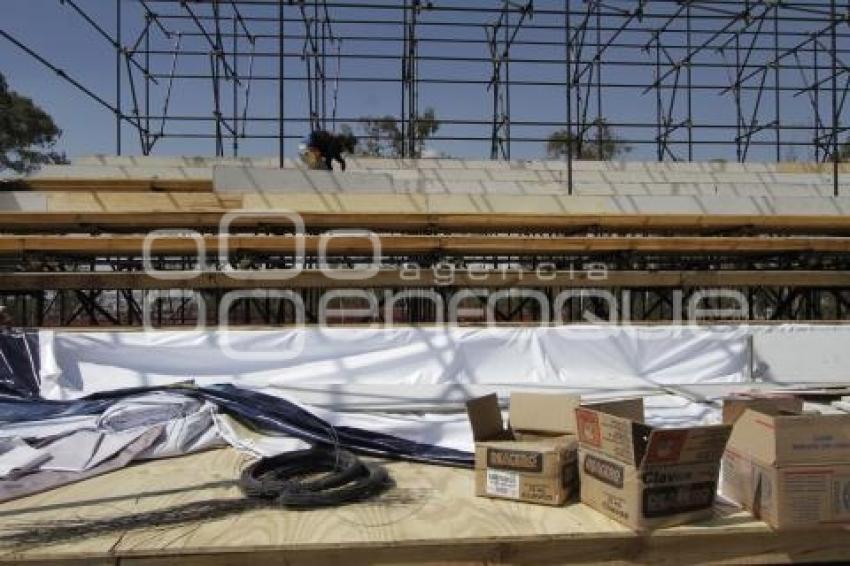 INICIA COLOCACIÓN DEL TEMPLETE PARA DESFILE