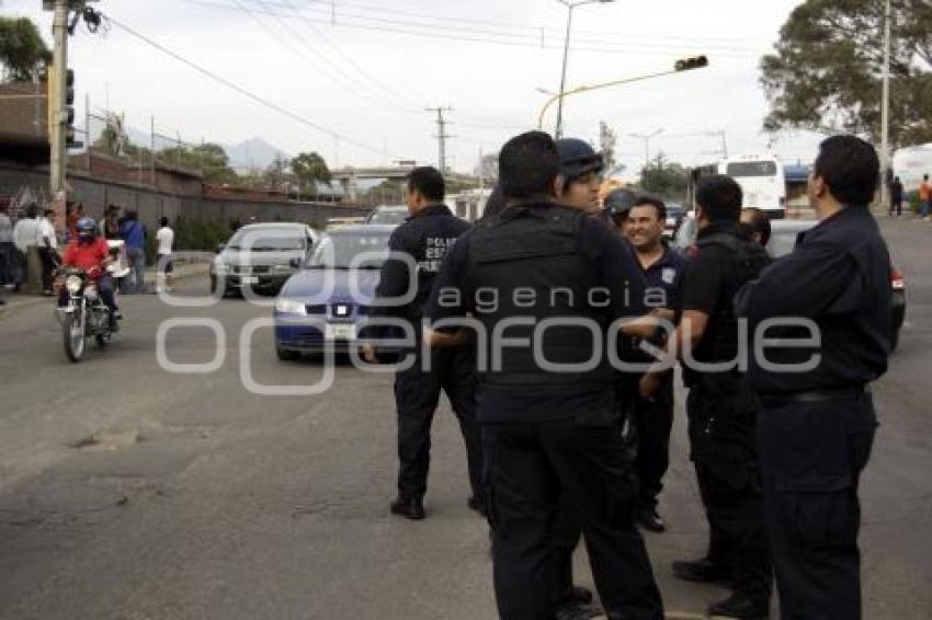 MANIFESTANTES SE RETIRAN DE LA AV XONACATEPEC