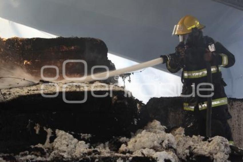 INCENDIO BODEGA TEXTIL PARQUE INDUSTRIAL PUEBLA 2000