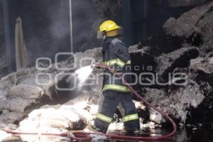 INCENDIO BODEGA TEXTIL PARQUE INDUSTRIAL PUEBLA 2000