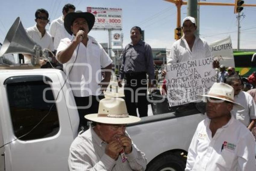 PLANTÓN EN EL PRI ESTATAL