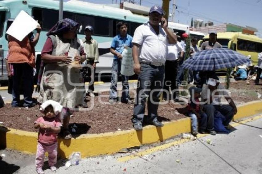 PLANTÓN EN EL PRI ESTATAL