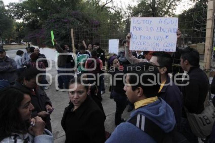 MANIFESTACIÓN EN EL CENHCH CONTRA LA RUEDA PANORÁMICA