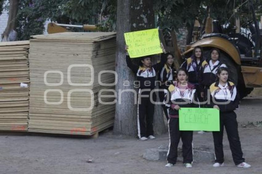 MANIFESTACIÓN EN EL CENHCH CONTRA LA RUEDA PANORÁMICA