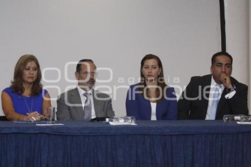 GUSTAVO MADERO PRESIDENTE NACIONAL PAN . REUNIÓN MUJERES