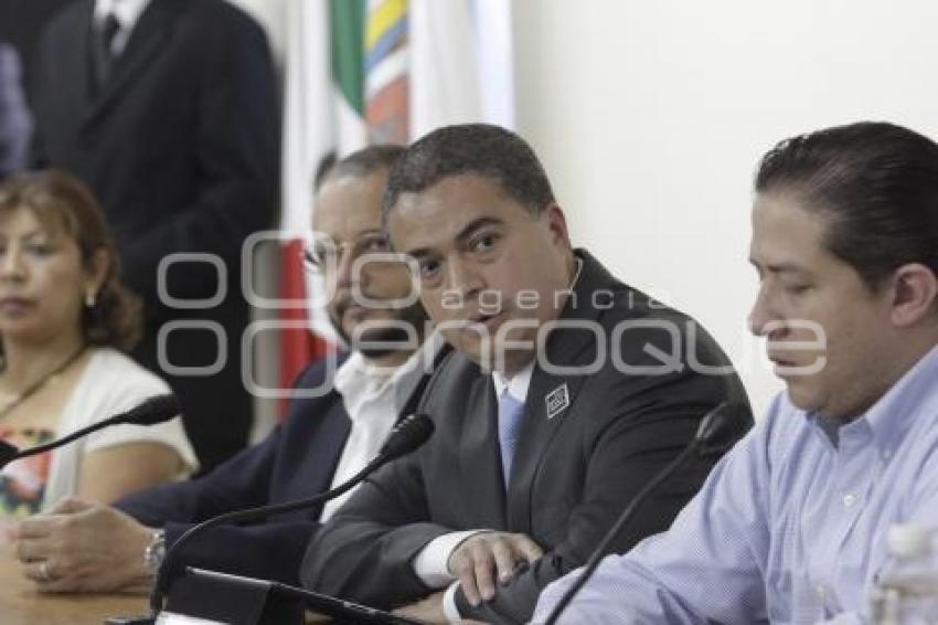 FIRMA CONVENIO . IEE Y AYTO