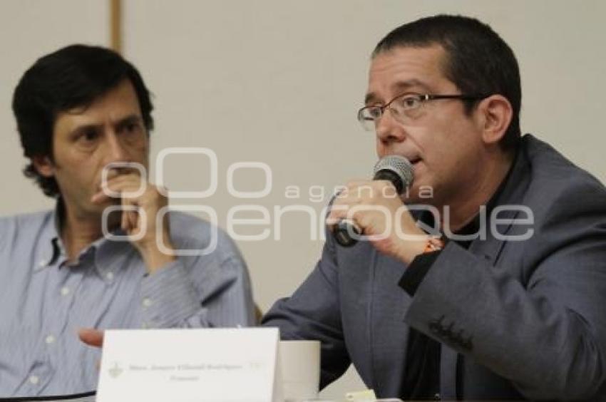 JENARO VILLAMIL . BUAP
