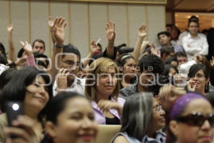 JENARO VILLAMIL . BUAP