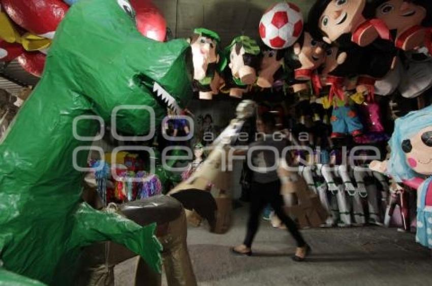 FÁBRICA DE PIÑATAS