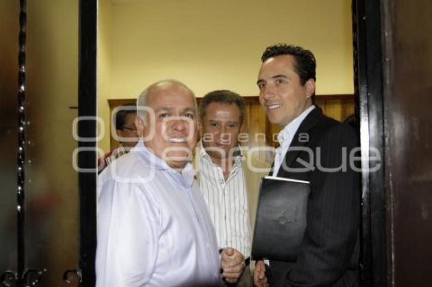 REUNIÓN ENRIQUE AGÜERA CON DIRIGENCIA PRI