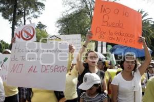 MANIFESTACIÓN DEL CENHCH CONTRA LA RUEDA DE LA FORTUNA