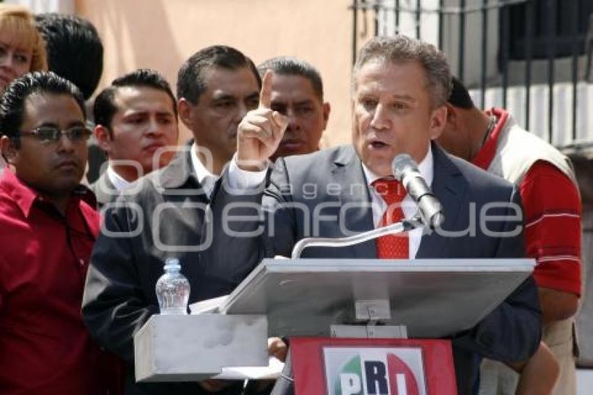 AGUERA TOMÓ PROTESTA COMO CANDIDATO A LA PRESIDENCIA