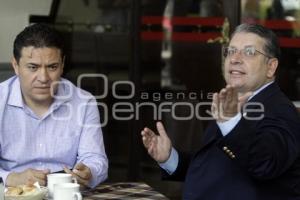 SE REÚNE ENRIQUE DOGER CON ISRAEL PACHECO