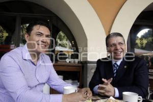 SE REÚNE ENRIQUE DOGER CON ISRAEL PACHECO