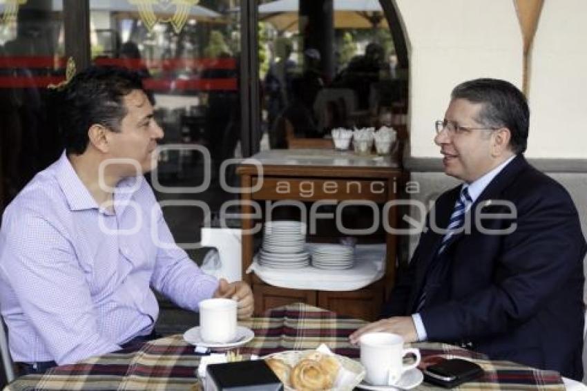 SE REÚNE ENRIQUE DOGER CON ISRAEL PACHECO