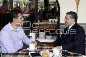 SE REÚNE ENRIQUE DOGER CON ISRAEL PACHECO
