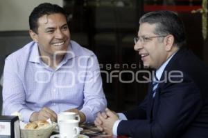 SE REÚNE ENRIQUE DOGER CON ISRAEL PACHECO
