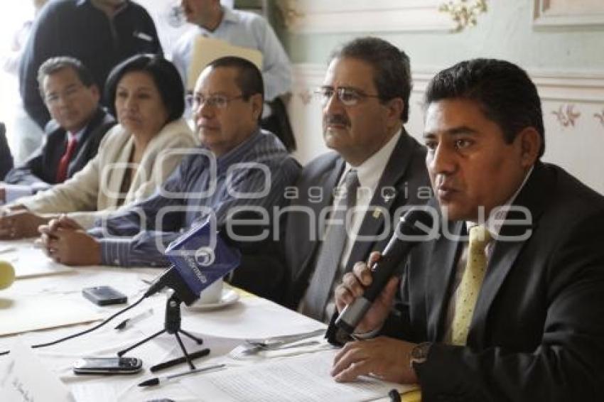 FIRMA DE CONVENIO DIPUTADOS PRI CON COLEGIO DE INGENIEROS