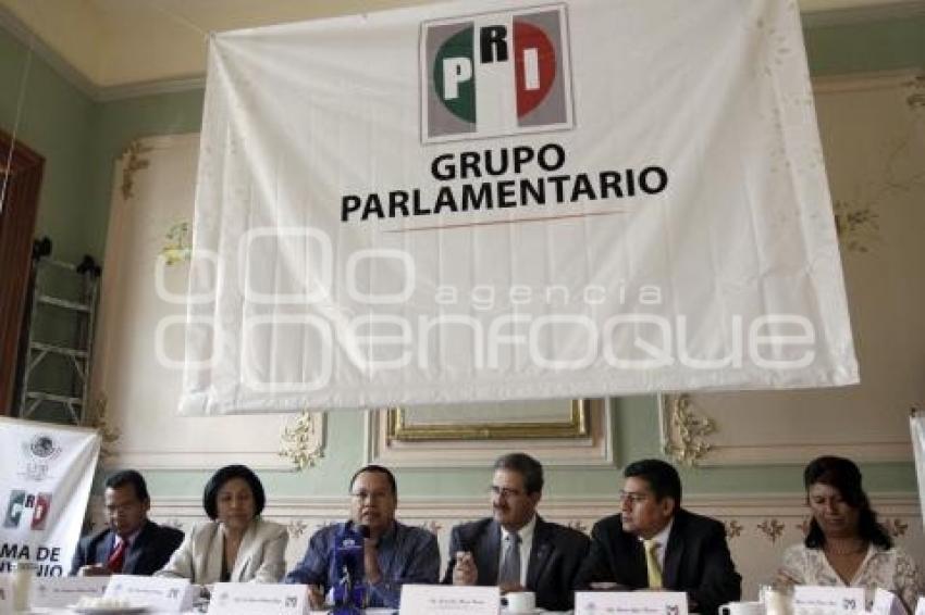 FIRMA DE CONVENIO DIPUTADOS PRI CON COLEGIO DE INGENIEROS