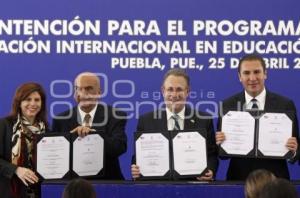 FIRMA PROGRAMA DE COOPERACIÓN ACADEMICA PUEBLA - E.U.