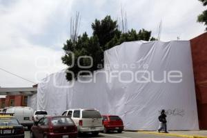 LONA CUBRE OBRA DEL TELEFÉRICO