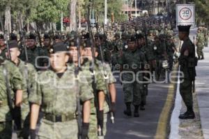 PRÁCTICA DEL DESFILE DEL 5 DE MAYO