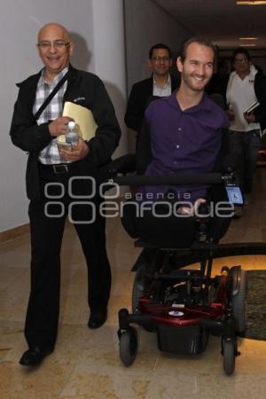 CONFERENIA NICK VUJICIC EN PUEBLA