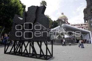 PIEZAS DE EXPOSICIÓN EN EL ZÓCALO