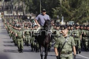 PRÁCTICA DEL DESFILE DEL 5 DE MAYO