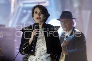 LUZ CASAL. FESTIVAL INTERNACIONAL 5 DE MAYO