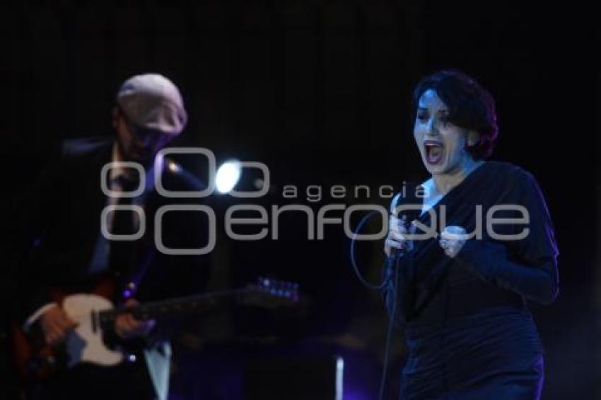 LUZ CASAL. FESTIVAL INTERNACIONAL 5 DE MAYO