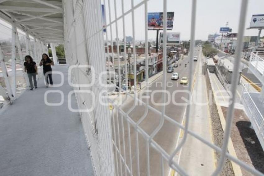 PUENTE PEATONAL . SERVICIO RUTA