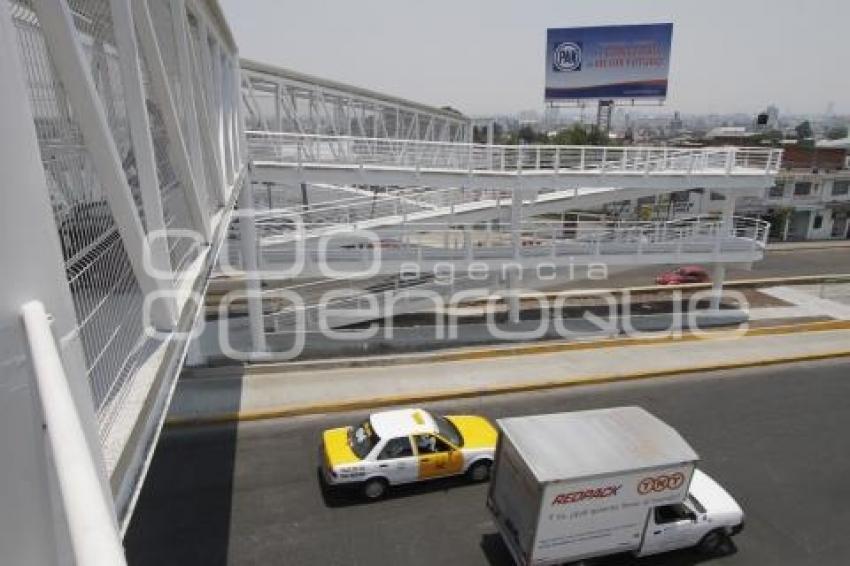 PUENTE PEATONAL . SERVICIO RUTA