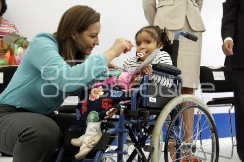 DONACIÓN DE SILLAS DE RUEDAS. DIF