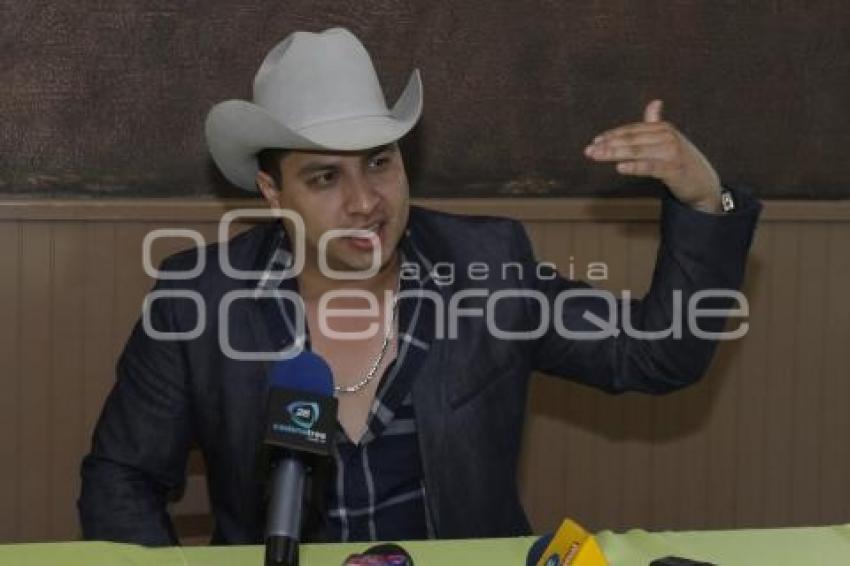 JULION ALVAREZ PALENQUE DE LA FERIA