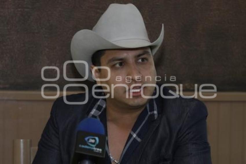 JULION ALVAREZ PALENQUE DE LA FERIA