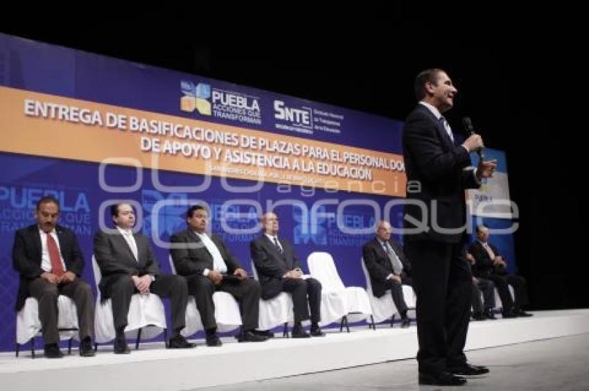 GOBIERNO . ENTREGA DE BASES . SNTE