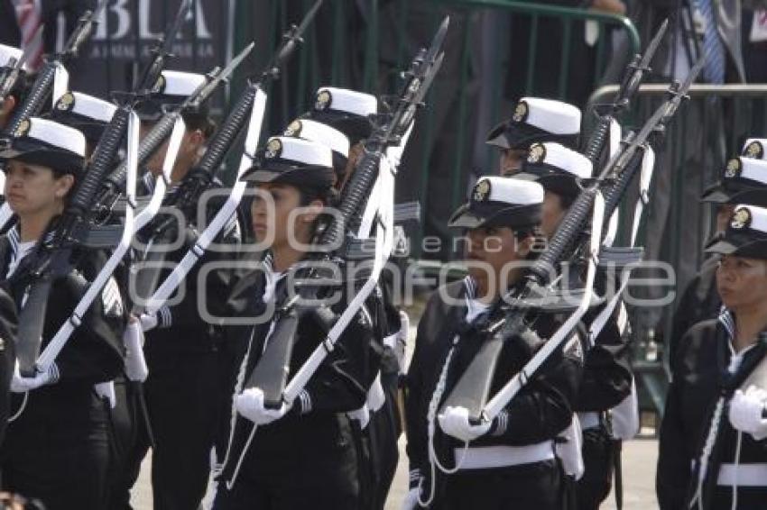 DESFILE 5 DE MAYO