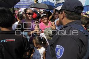 CONFLICTO POR LUGARES EN DESFILE 5 DE MAYO