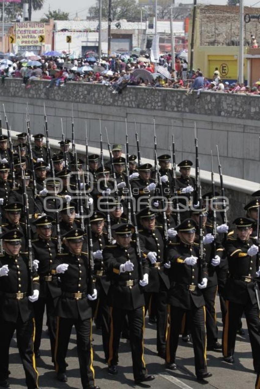 DESFILE 5 DE MAYO