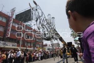 DESFILE 5 DE MAYO