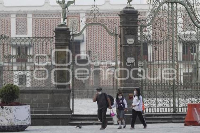 CENIZA EN LAS CALLES DE PUEBLA . POPOCATÉPETL