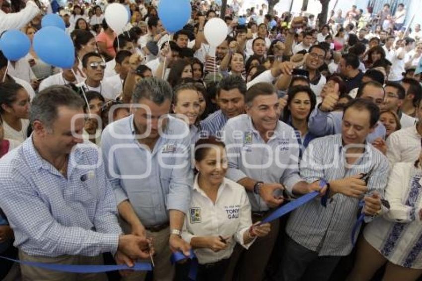 INAUGURA ANTONIO GALI CASA DE GESTIÓN